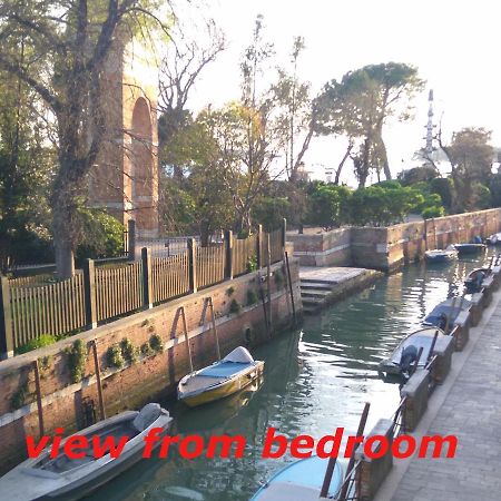 Susy Biennale Apartment - Canal View And Garden Venice Exterior photo