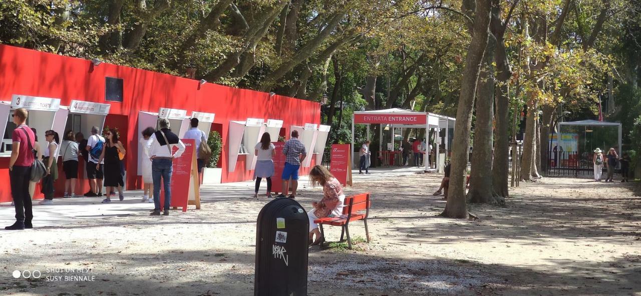 Susy Biennale Apartment - Canal View And Garden Venice Exterior photo